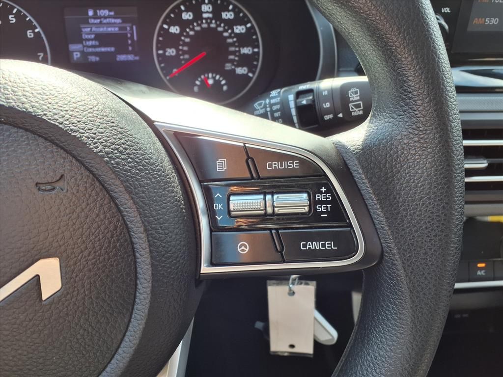 2022 Kia Seltos LX White at Shottenkirk Kia Fort Bend