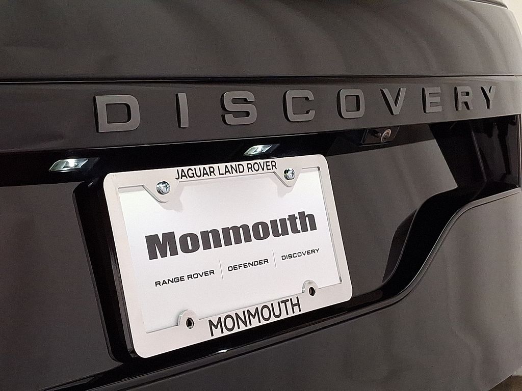 2024 Land Rover Discovery Dynamic SE 31