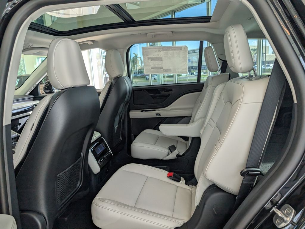 new 2026 Lincoln Aviator car, priced at $61,385