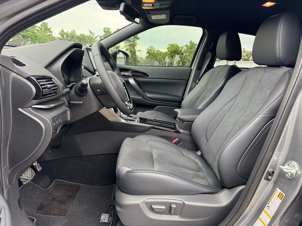 2025 Mitsubishi Eclipse Cross SEL photo 12