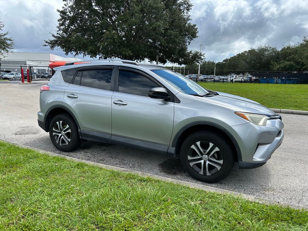 Thumbnail: 2018 Toyota RAV4 - 7