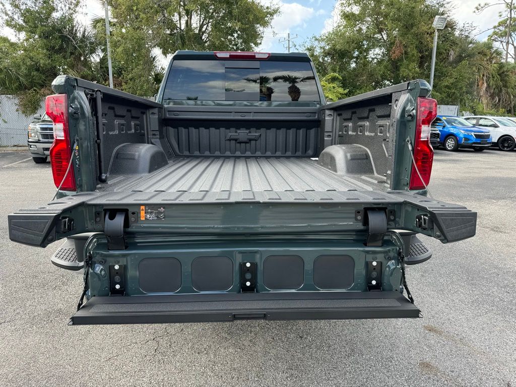 2025 Chevrolet Silverado 2500HD LT 12