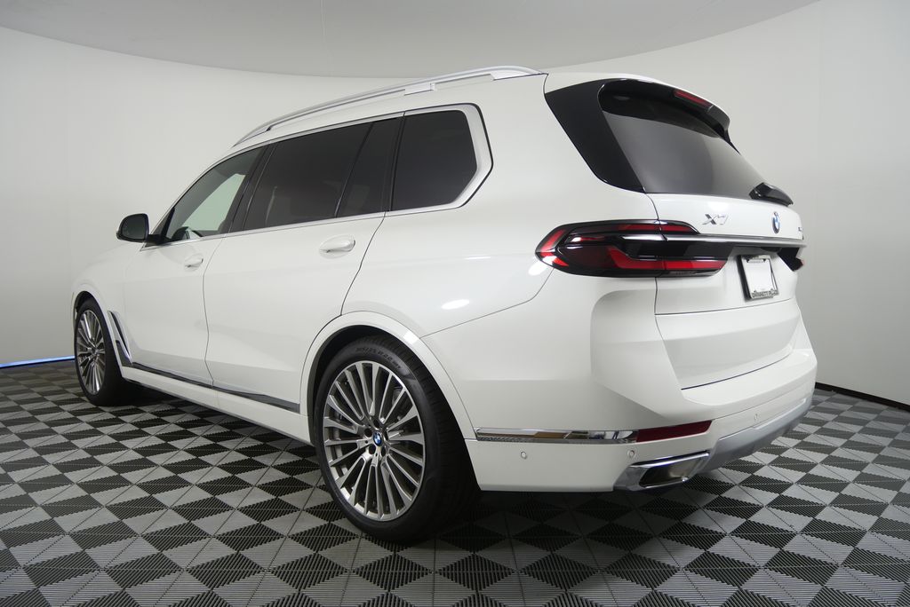 Thumbnail: 2026 BMW X7 - 5