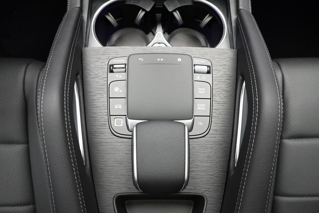 Thumbnail: 2026 Mercedes-Benz GLE - 29