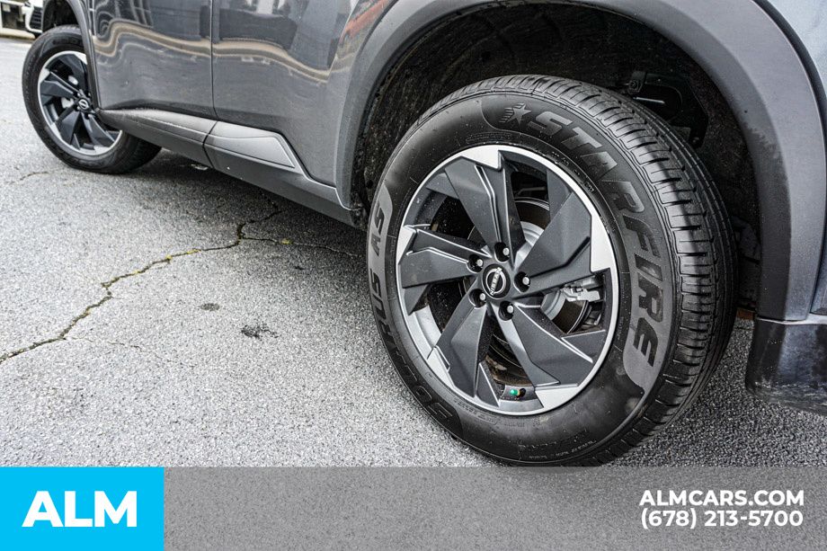 Used 2025 Gray Nissan SV image 15