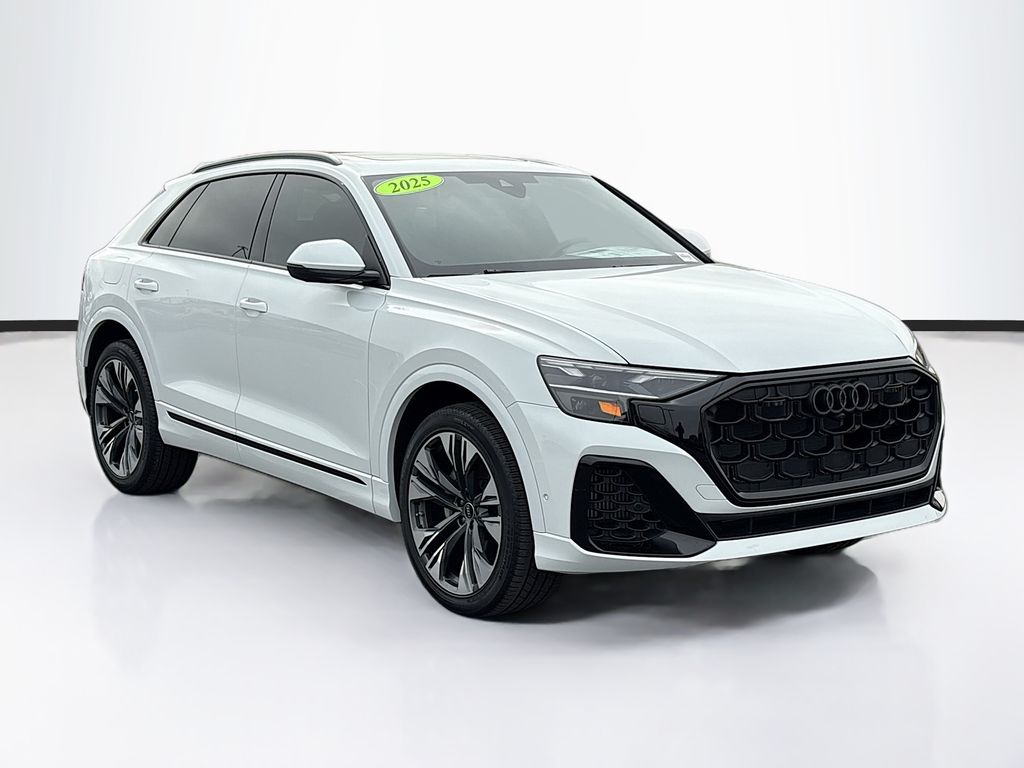 Thumbnail: 2025 Audi Q8 - 3