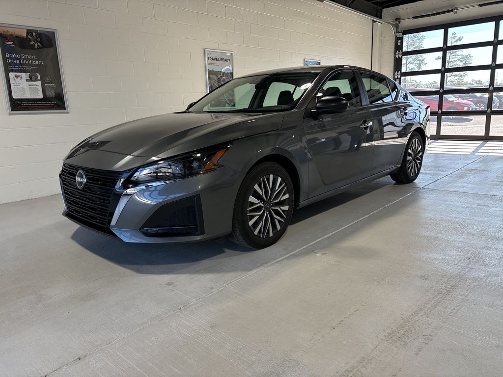 2025 Nissan Altima SV