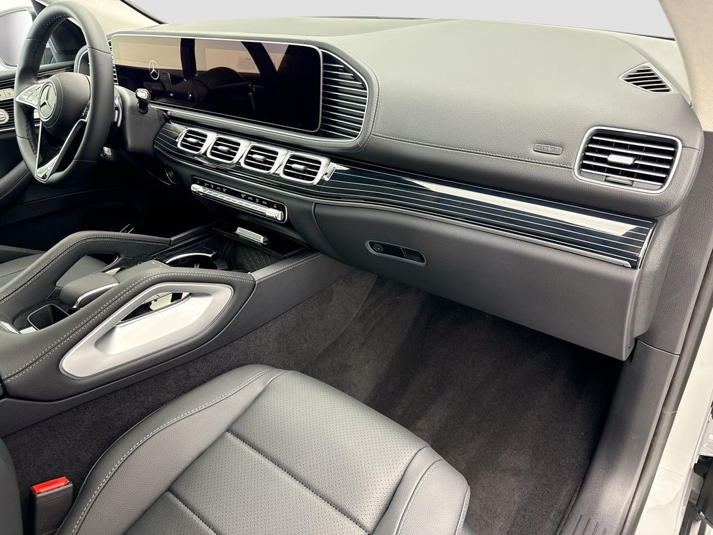 Thumbnail: 2026 Mercedes-Benz GLE - 16