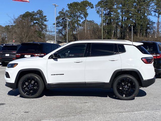 New 2026 White/off-white Jeep Latitude image 7