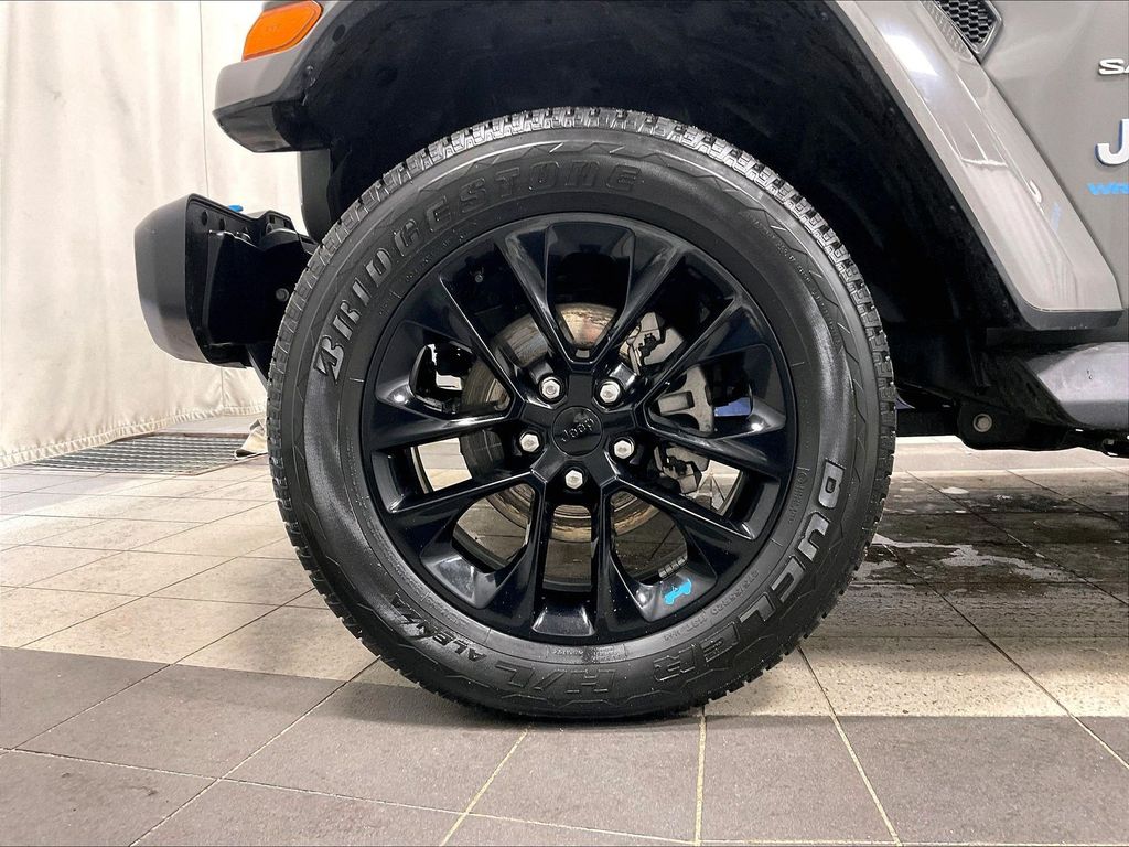2023 Jeep Wrangler — photo 7