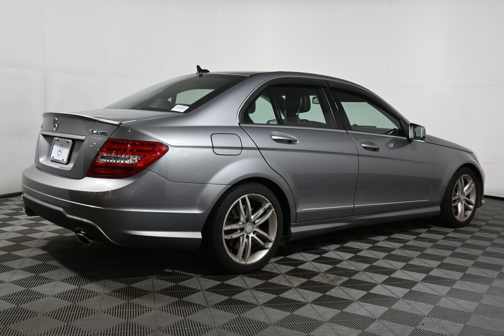 Thumbnail: 2013 Mercedes-Benz C-Class - 10