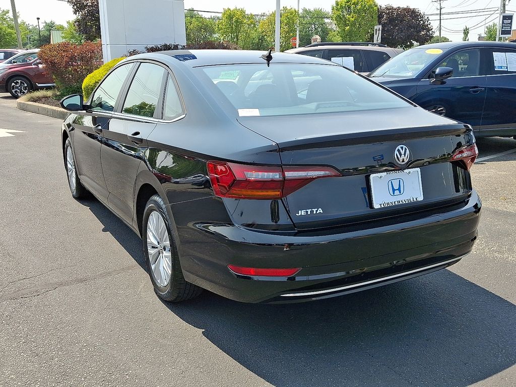 Thumbnail: 2019 Volkswagen Jetta - 4