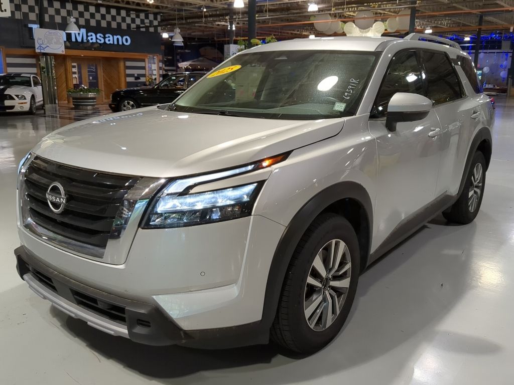 2025 Nissan Pathfinder SL 4WD