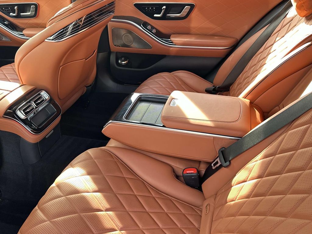 Thumbnail: 2022 Mercedes-Benz S-Class - 25