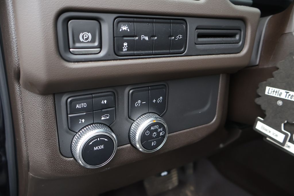 Thumbnail: 2021 GMC Yukon - 17