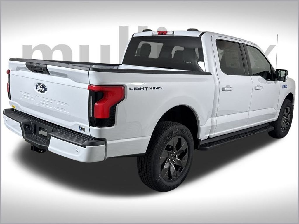 2025 Ford F-150 Lightning photo 12