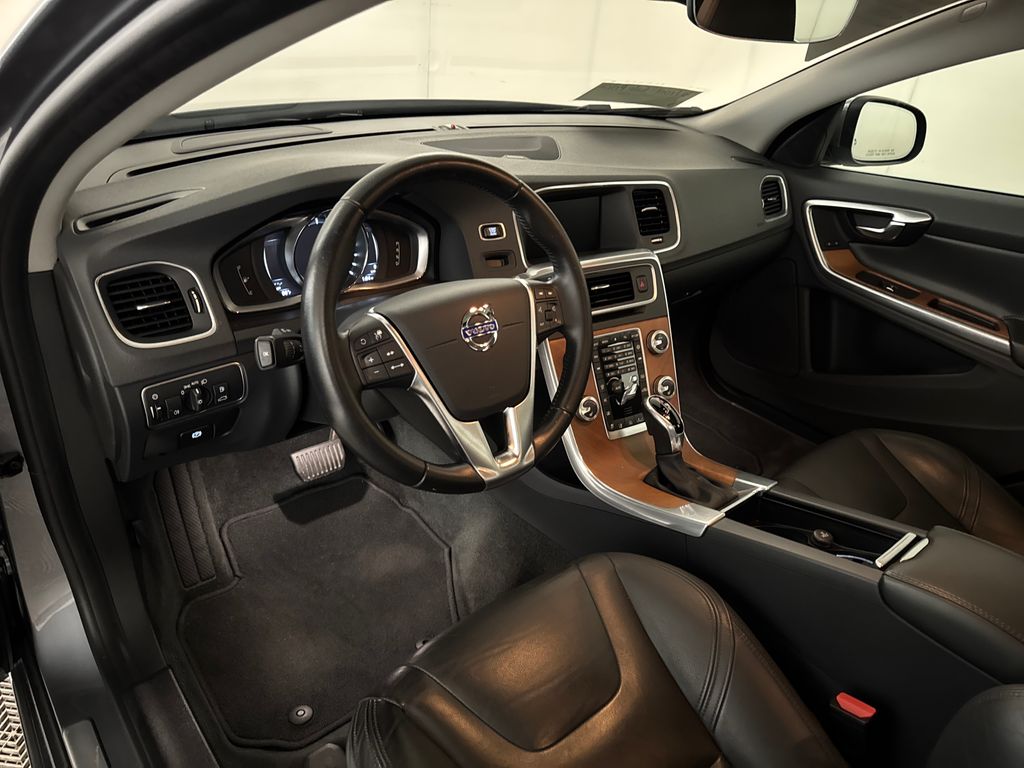 2017 Osmium Gray Metallic Volvo S60 Inscription T5 Platinum FWD Sedan