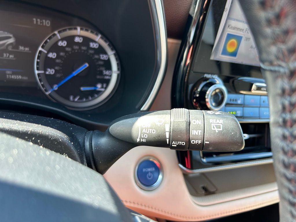 Thumbnail: 2021 Toyota Highlander - 22