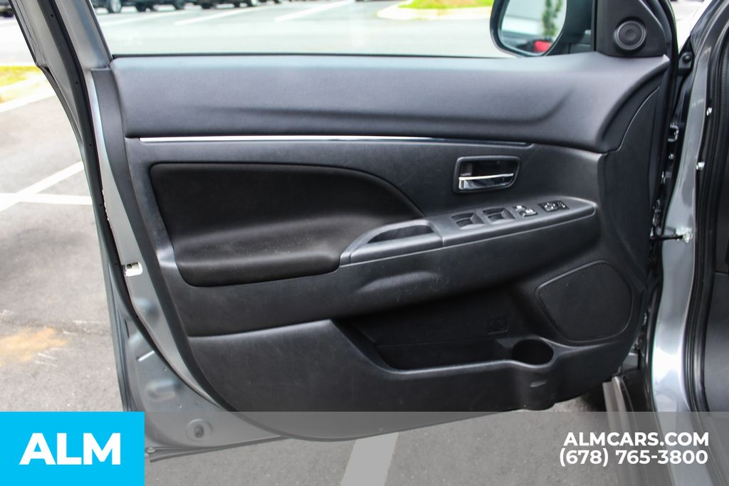 Used 2024 Gray Mitsubishi 2.0 ES image 34