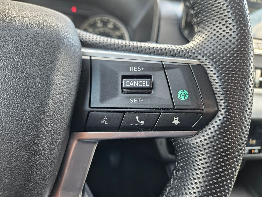 Thumbnail: 2023 Mitsubishi Outlander - 20