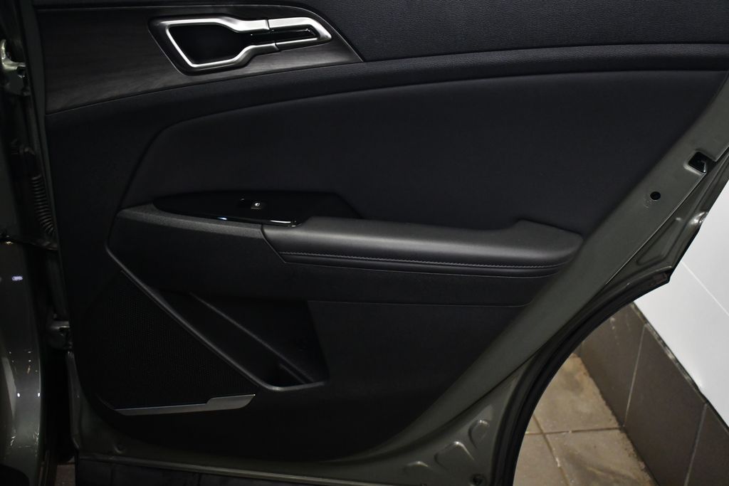 Thumbnail: 2023 Kia Sportage - 30