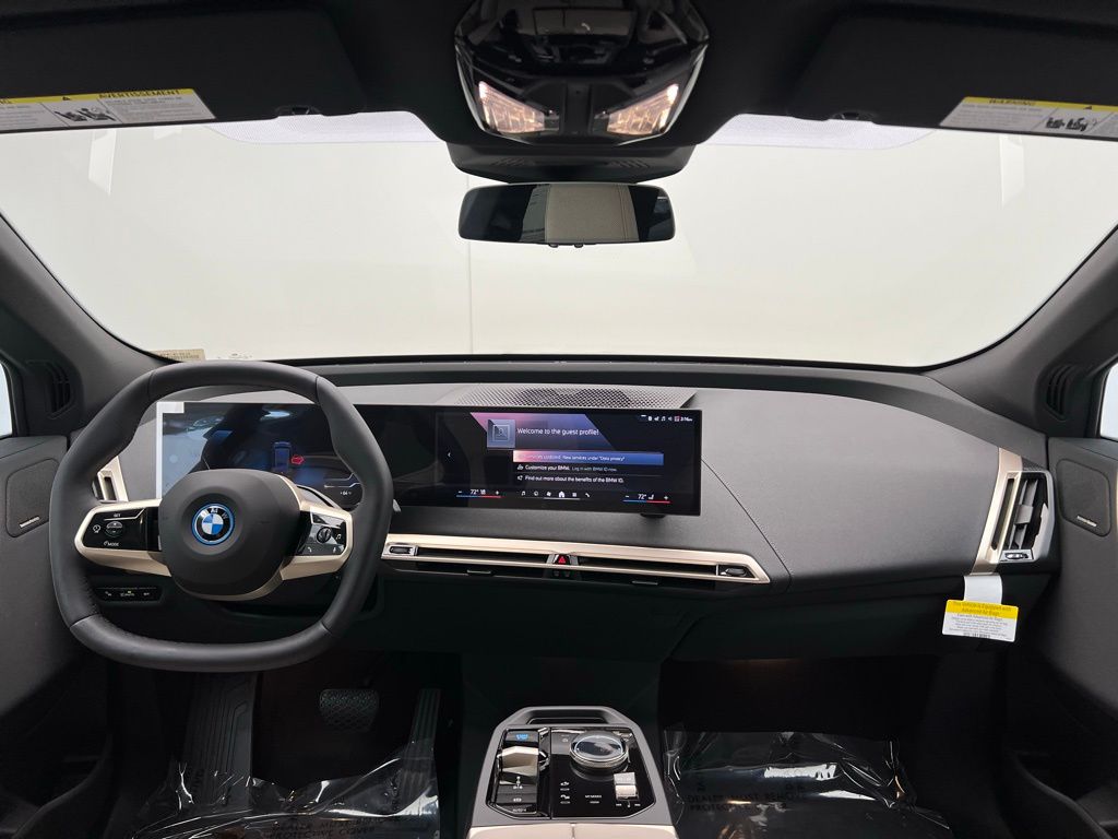 2025 BMW iX xDrive50 10