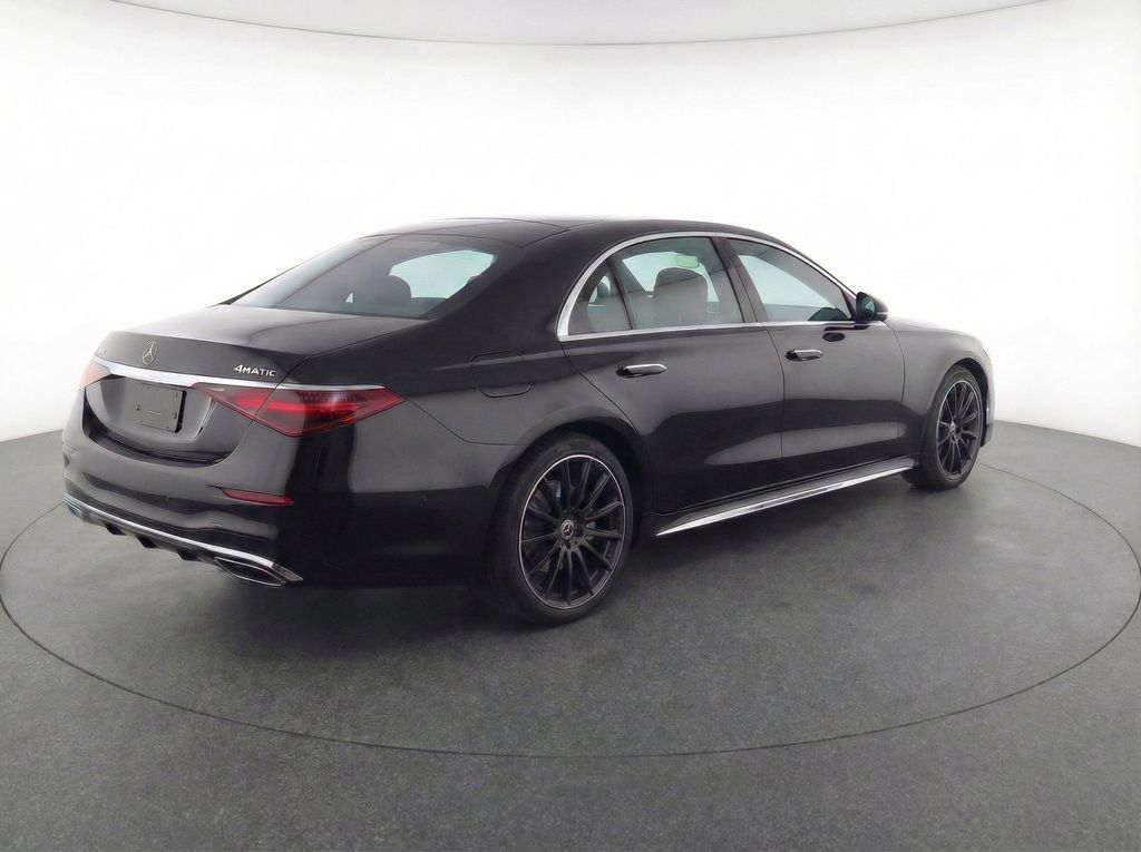 Thumbnail: 2024 Mercedes-Benz S-Class - 4