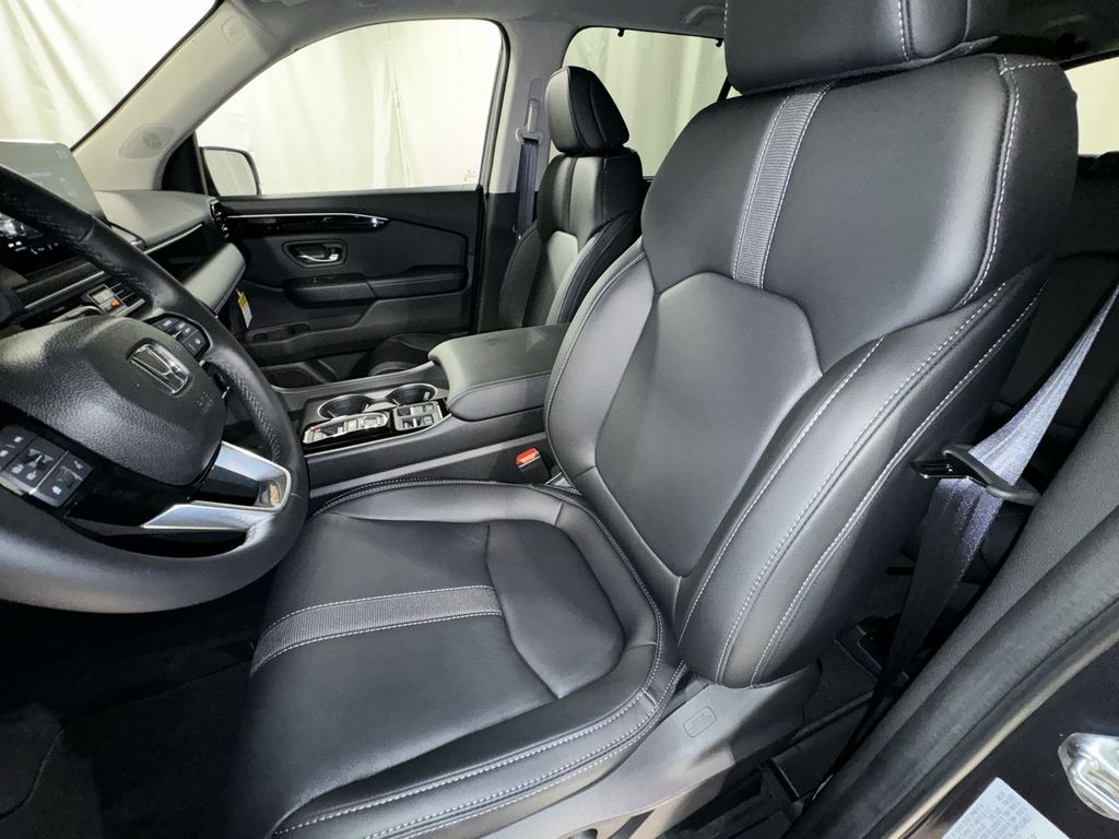new 2025 Honda Pilot car, priced at $47,095