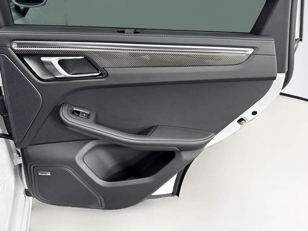 Thumbnail: 2024 Porsche Macan - 28