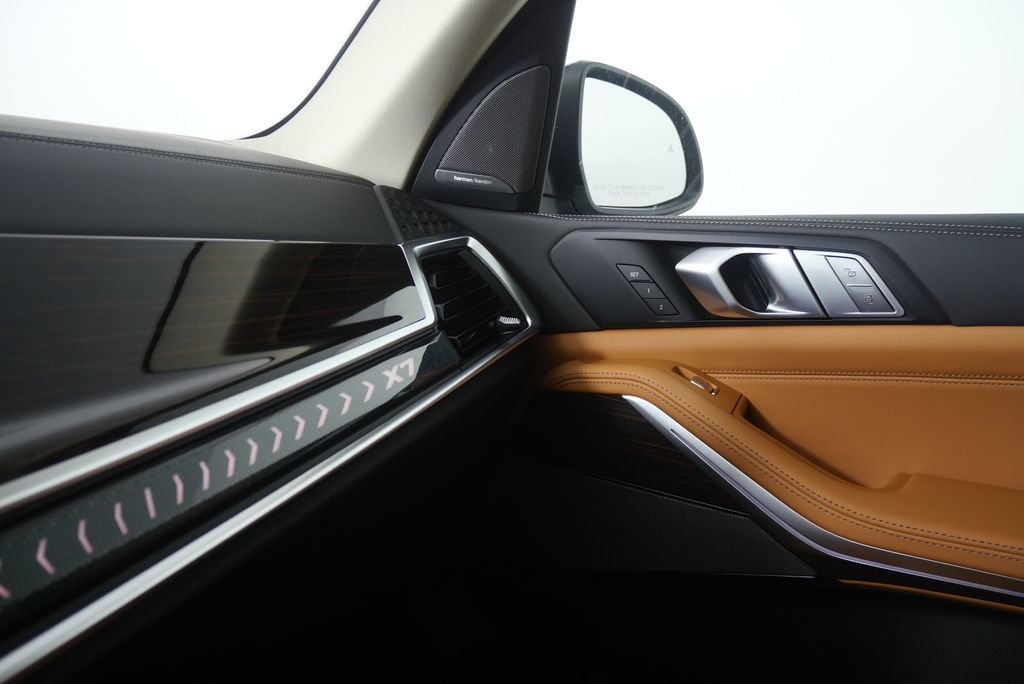 Thumbnail: 2026 BMW X7 - 29