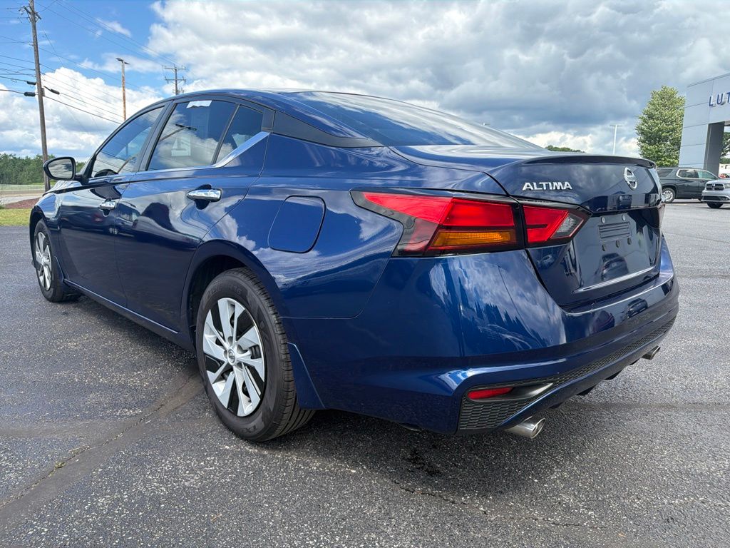 2021 Nissan Altima 2.5 S Blue at Bob Ruth Ford