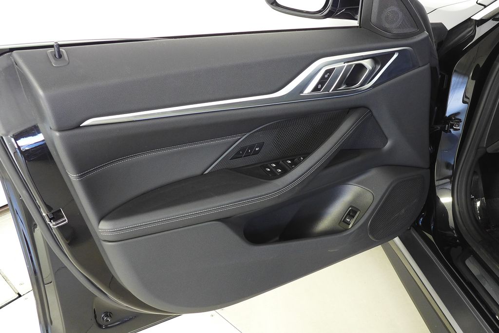 Thumbnail: 2023 BMW i4 - 11