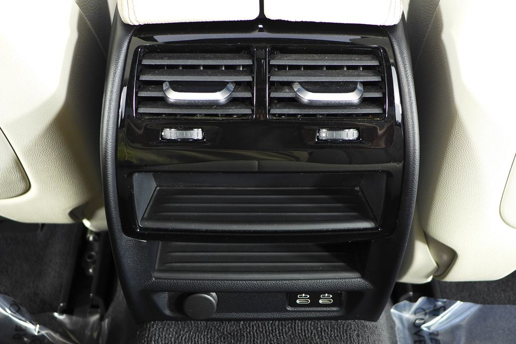 Thumbnail: 2021 BMW 5 Series - 24