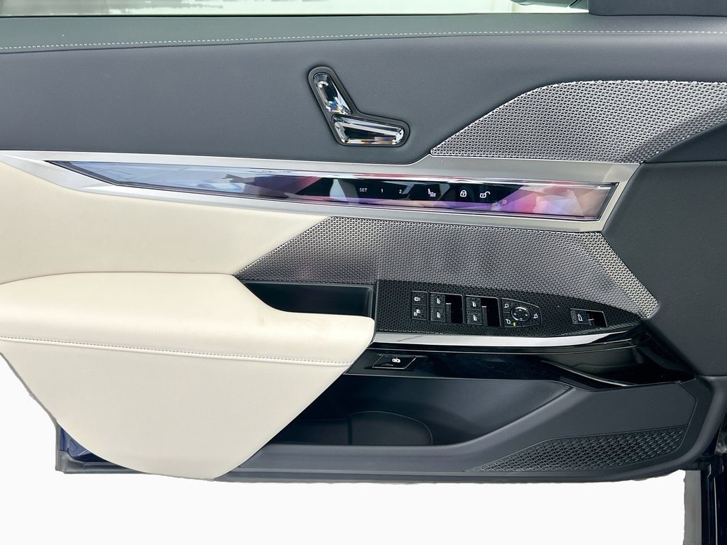 Thumbnail: 2026 BMW i7 - 23