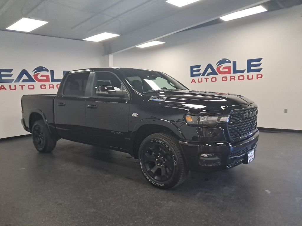 Diamond Black Crystal Pearlcoat 2026 RAM 1500 Big Horn Crew Cab 4WD Pickup Truck Four-Wheel Drive 8-Speed Automatic