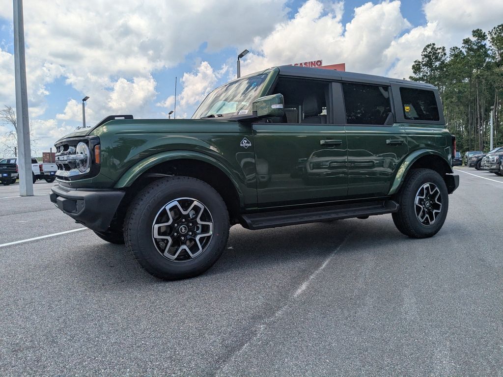 2025 Ford Bronco Outer Banks