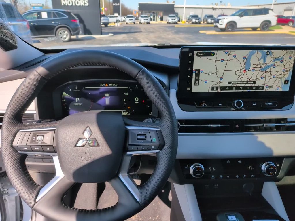 New 2026 White Mitsubishi SE image 28