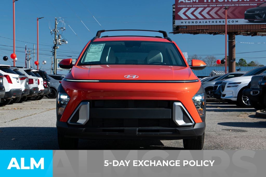 Used 2025 Orange Hyundai SEL Convenience image 3