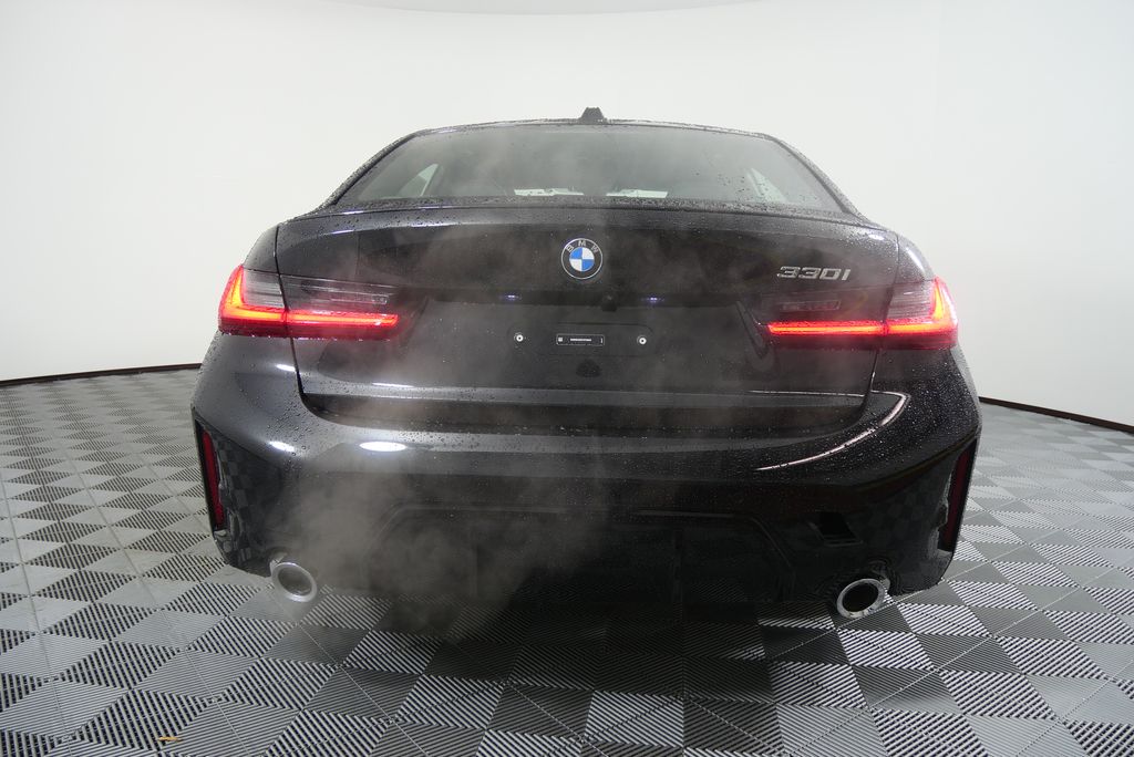 Thumbnail: 2026 BMW 3 Series - 4