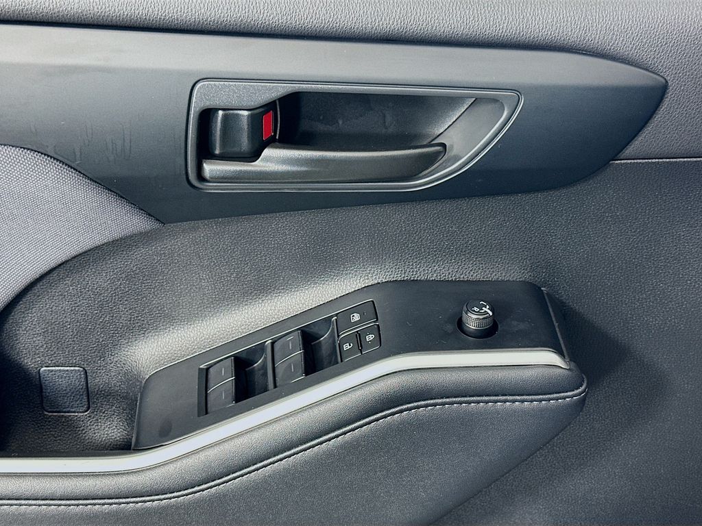 Thumbnail: 2024 Toyota Highlander - 17