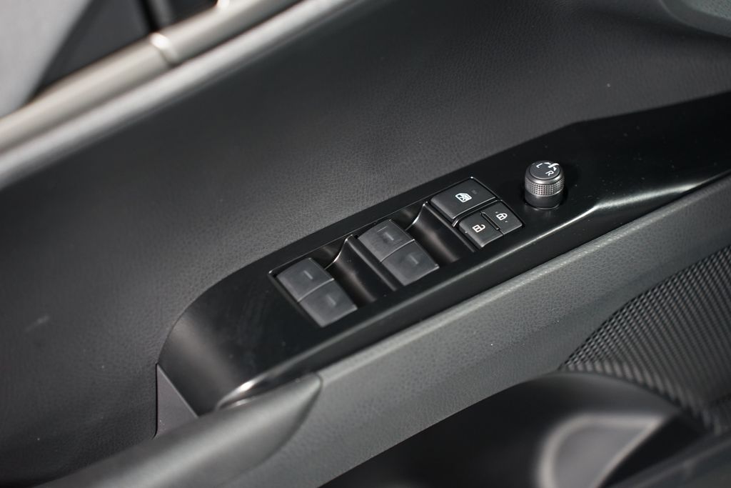 2025 Toyota Camry LE 31