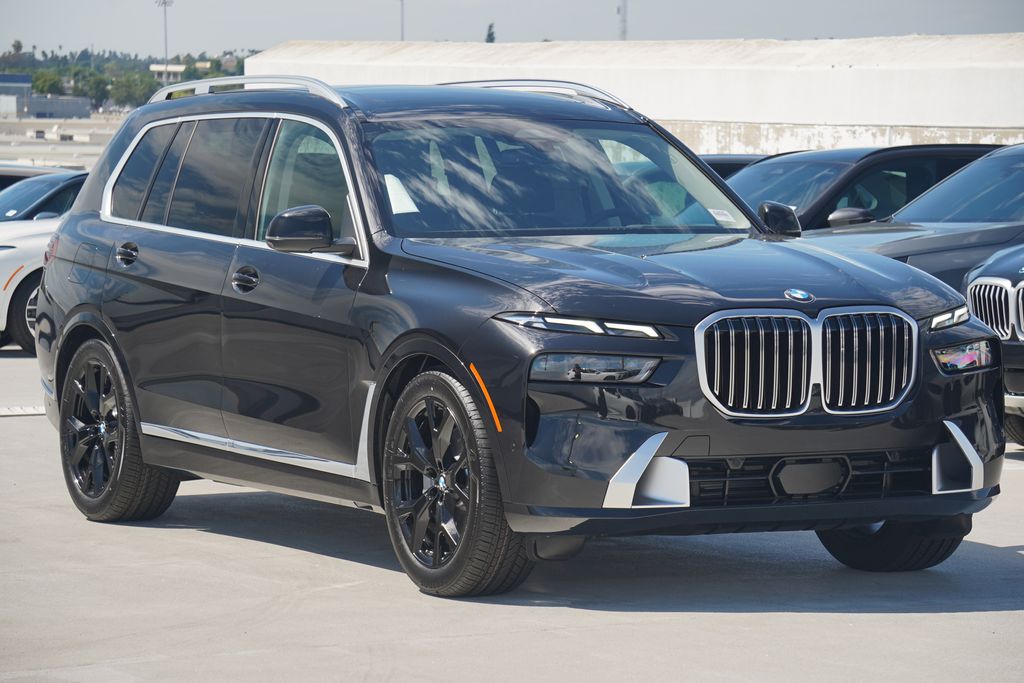 Thumbnail: 2026 BMW X7 - 3
