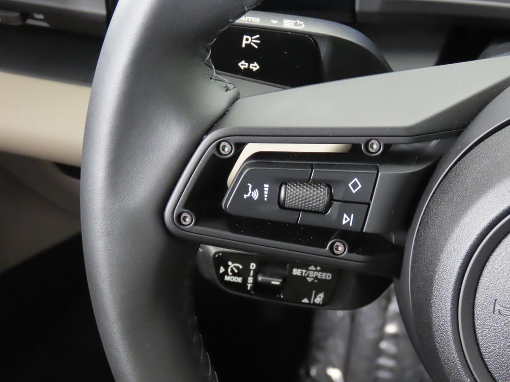 Thumbnail: 2025 Porsche Macan - 19