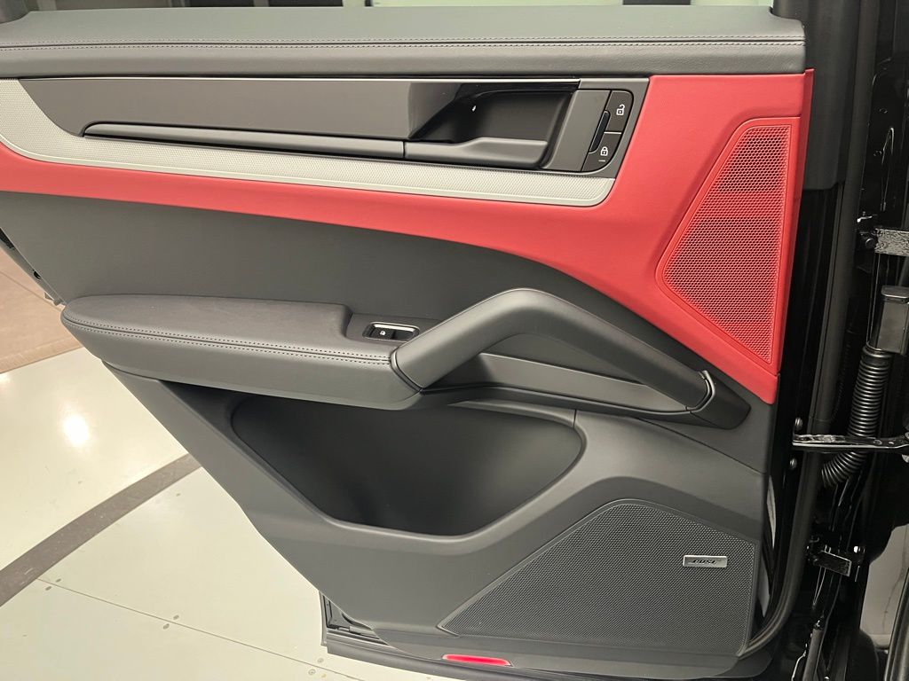 Thumbnail: 2026 Porsche Cayenne - 28