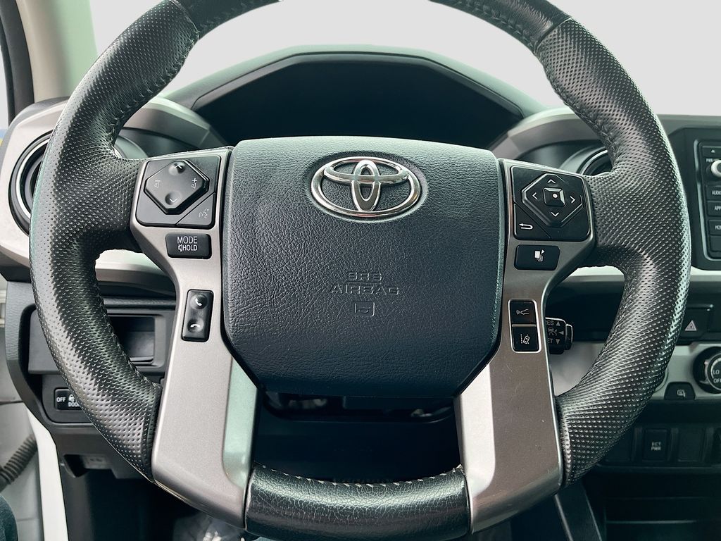 Used 2019 White Toyota SR5 image 11