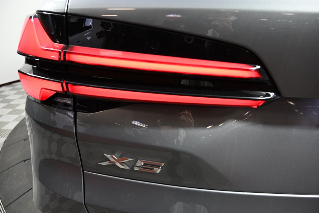 Thumbnail: 2026 BMW X5 - 11