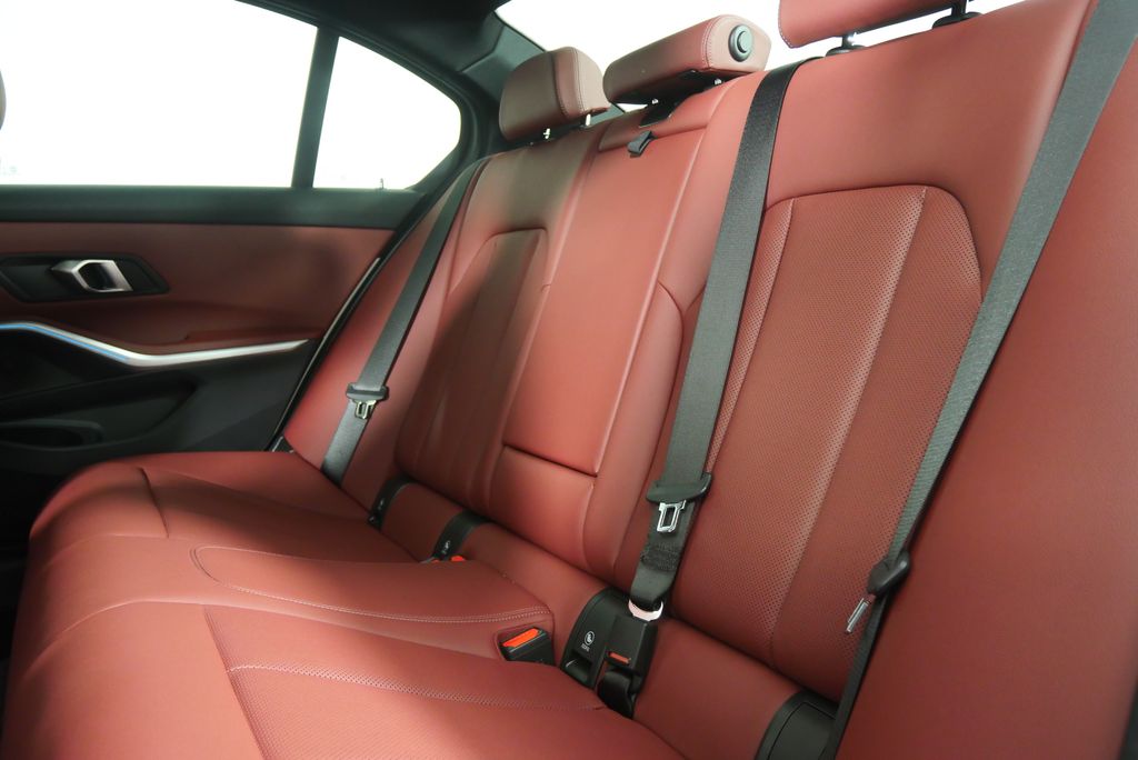 Thumbnail: 2025 BMW 3 Series - 16