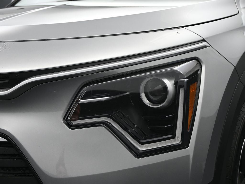 2023 Kia Niro LX