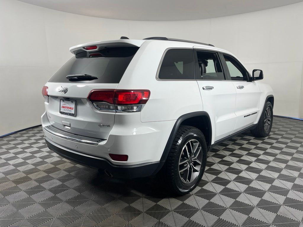 Thumbnail: 2022 Jeep Grand Cherokee - 17