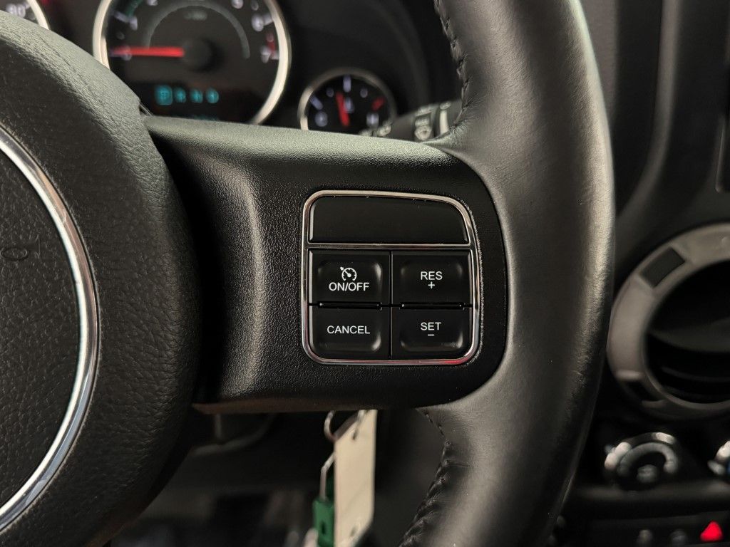 Thumbnail: 2014 Jeep Wrangler - 25